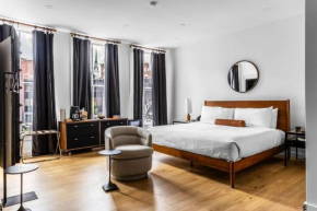 Historic Hotel, King Bed, Market Square View, Room # 201